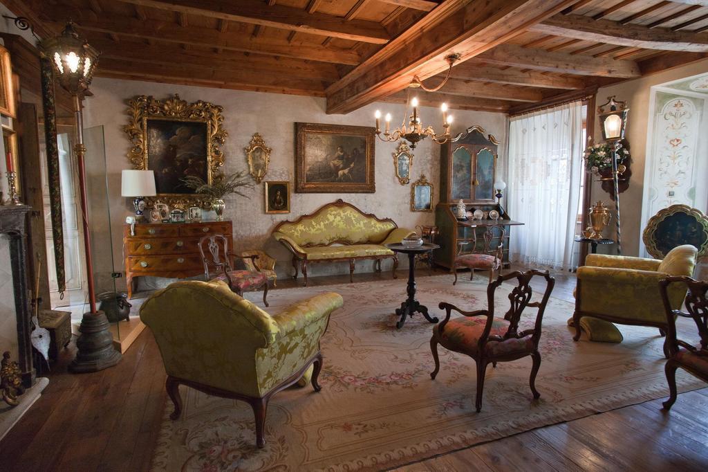 B&B Di Charme Palazzo Lambertenghi Tirano Habitación foto